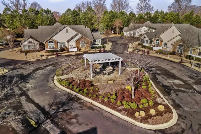 $425,000 | 761 East Stonevillage Drive, Unit 21, Collierville, TN 38017