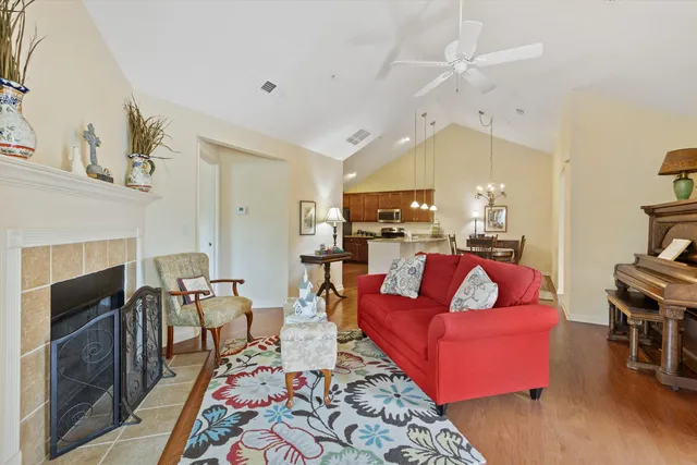 $425,000 | 761 East Stonevillage Drive, Unit 21, Collierville, TN 38017