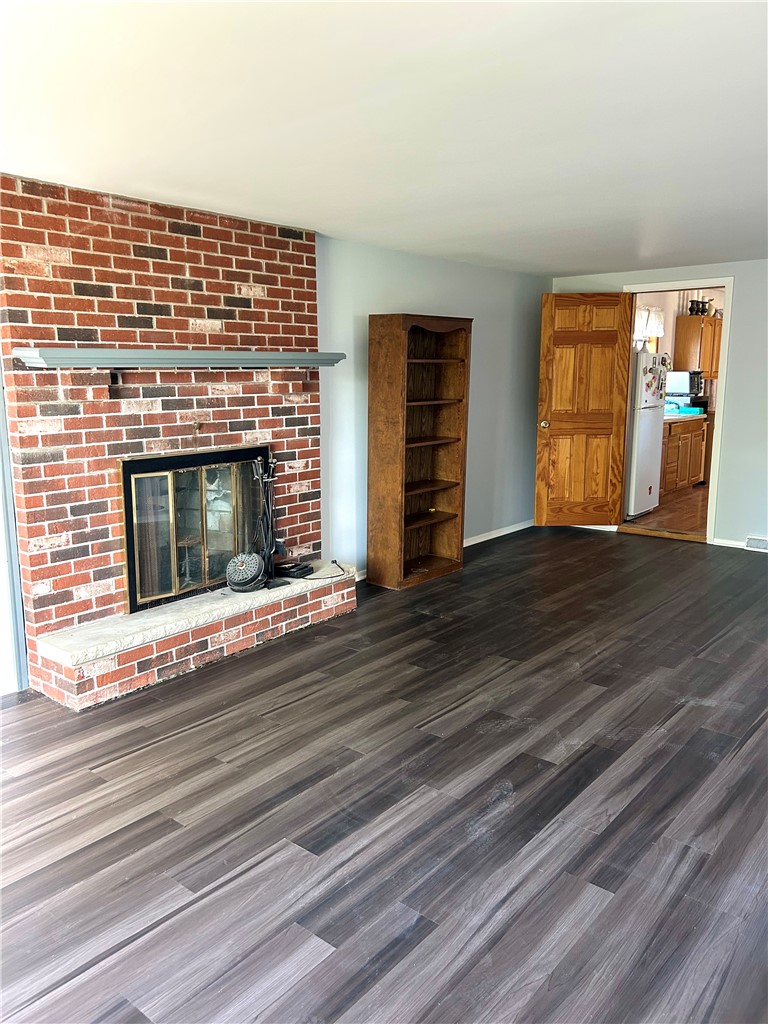 105 Rondelay Drive Cheektowaga, NY 14227 - Photo 12 of 34 LIVING ROOM