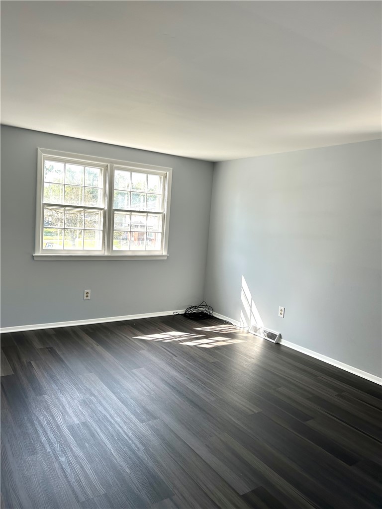 105 Rondelay Drive Cheektowaga, NY 14227 - Photo 18 of 34 2ND FLOOR MAIN BEDROOM