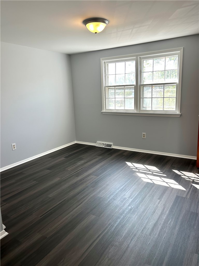 105 Rondelay Drive Cheektowaga, NY 14227 - Photo 20 of 34 2ND FL BEDROOM 2