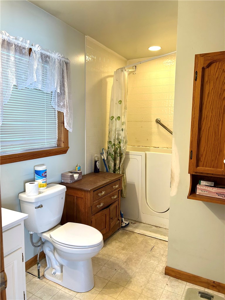 105 Rondelay Drive Cheektowaga, NY 14227 - Photo 25 of 34 IN LAW BATHROOM