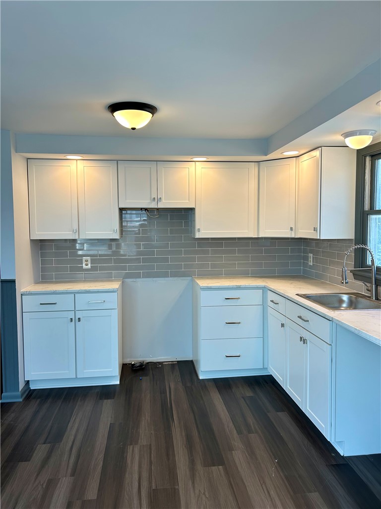 105 Rondelay Drive Cheektowaga, NY 14227 - Photo 7 of 34 KITCHEN