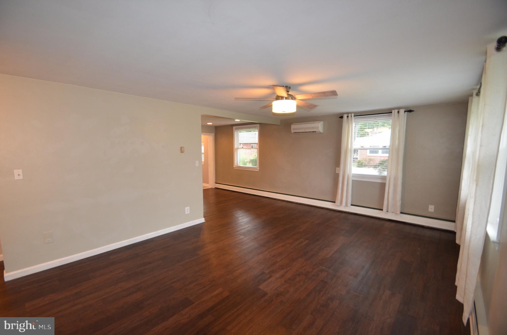 7701 Carter Road Sykesville, MD 21784 - Photo 15 of 24 Living Room