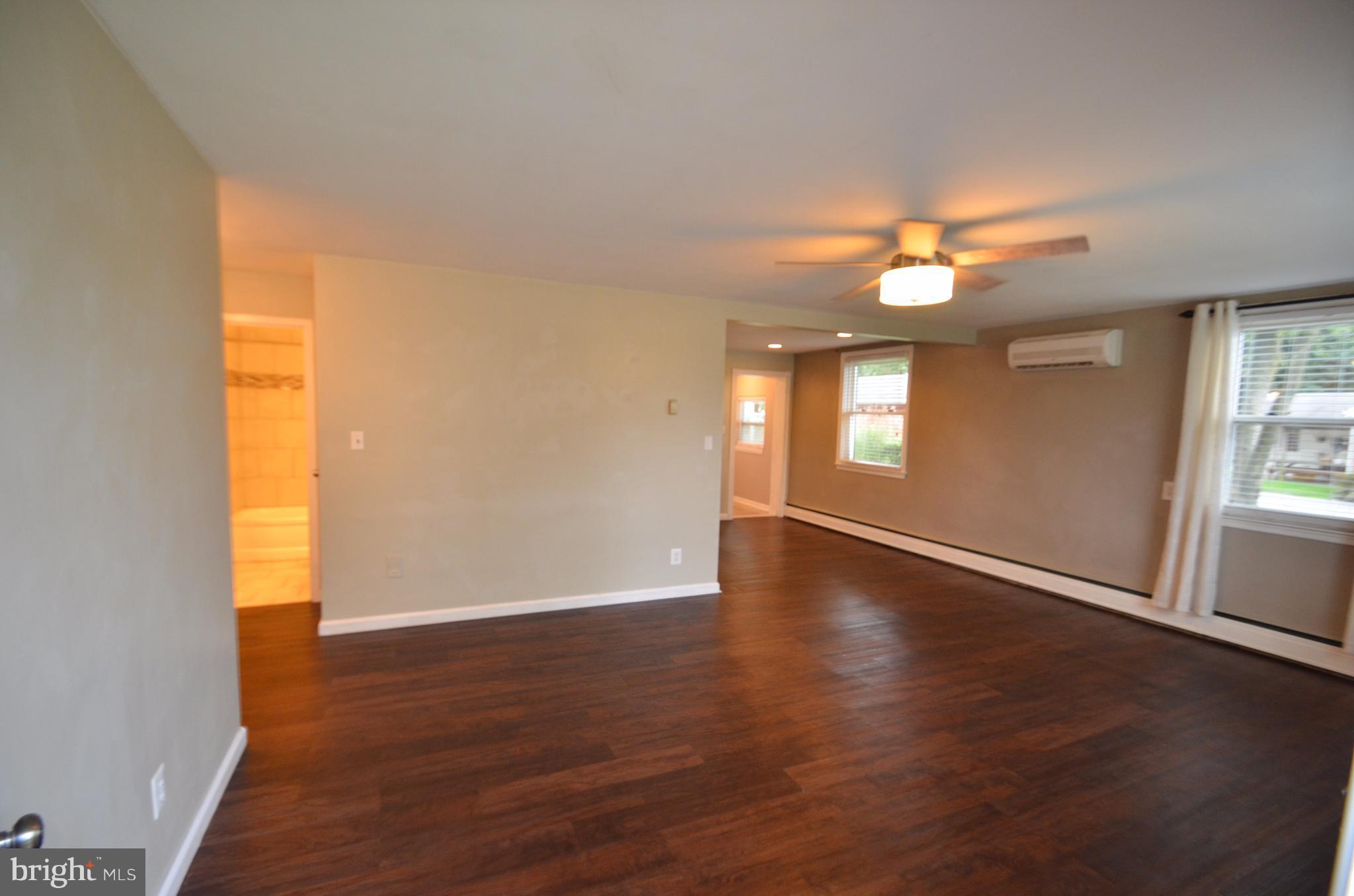 7701 Carter Road Sykesville, MD 21784 - Photo 16 of 24 Living Room