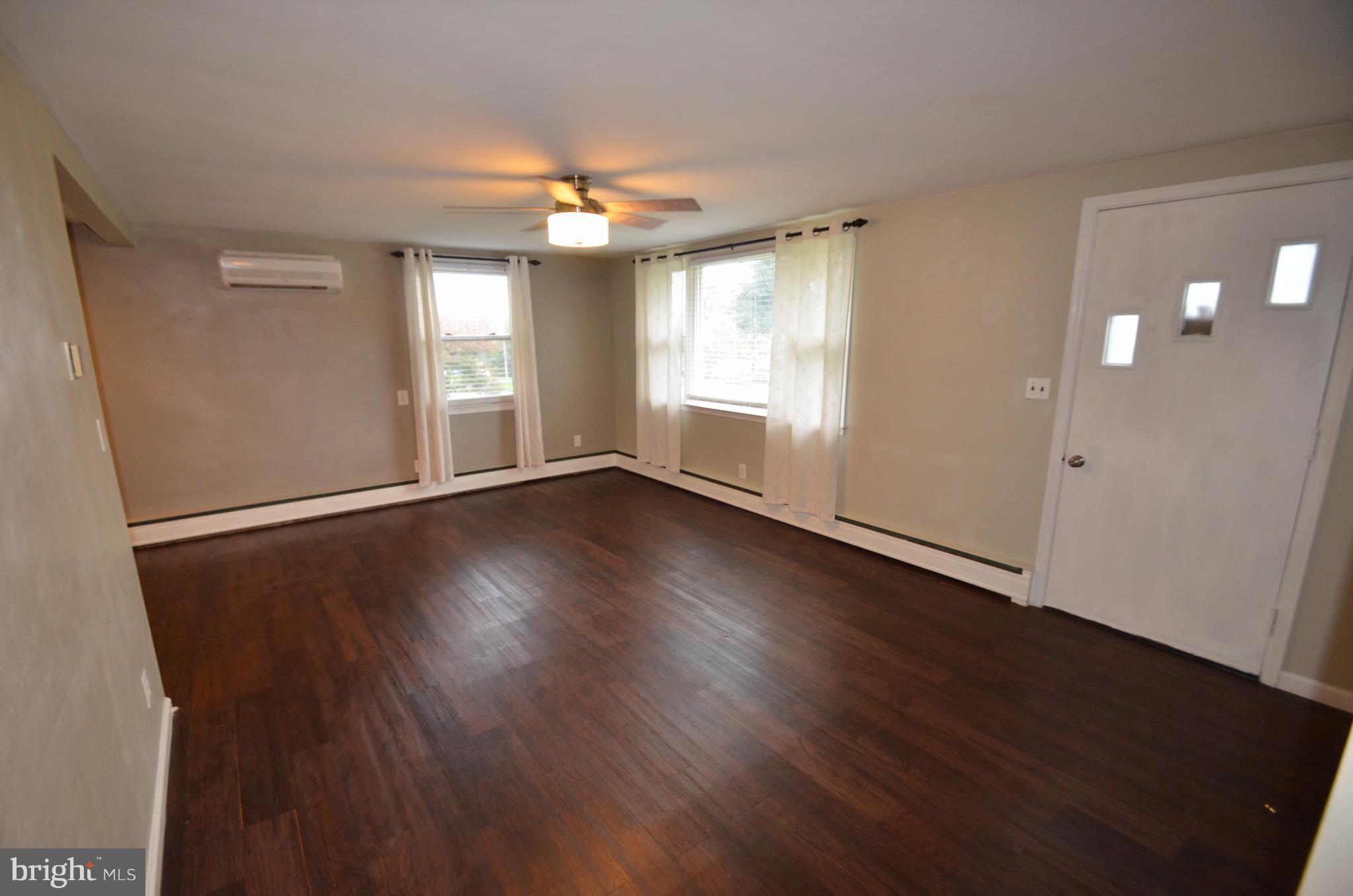 7701 Carter Road Sykesville, MD 21784 - Photo 17 of 24 Living Room