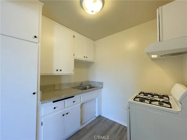 $1,595 | 1248 West Stoneridge Court, Ontario, CA 91762