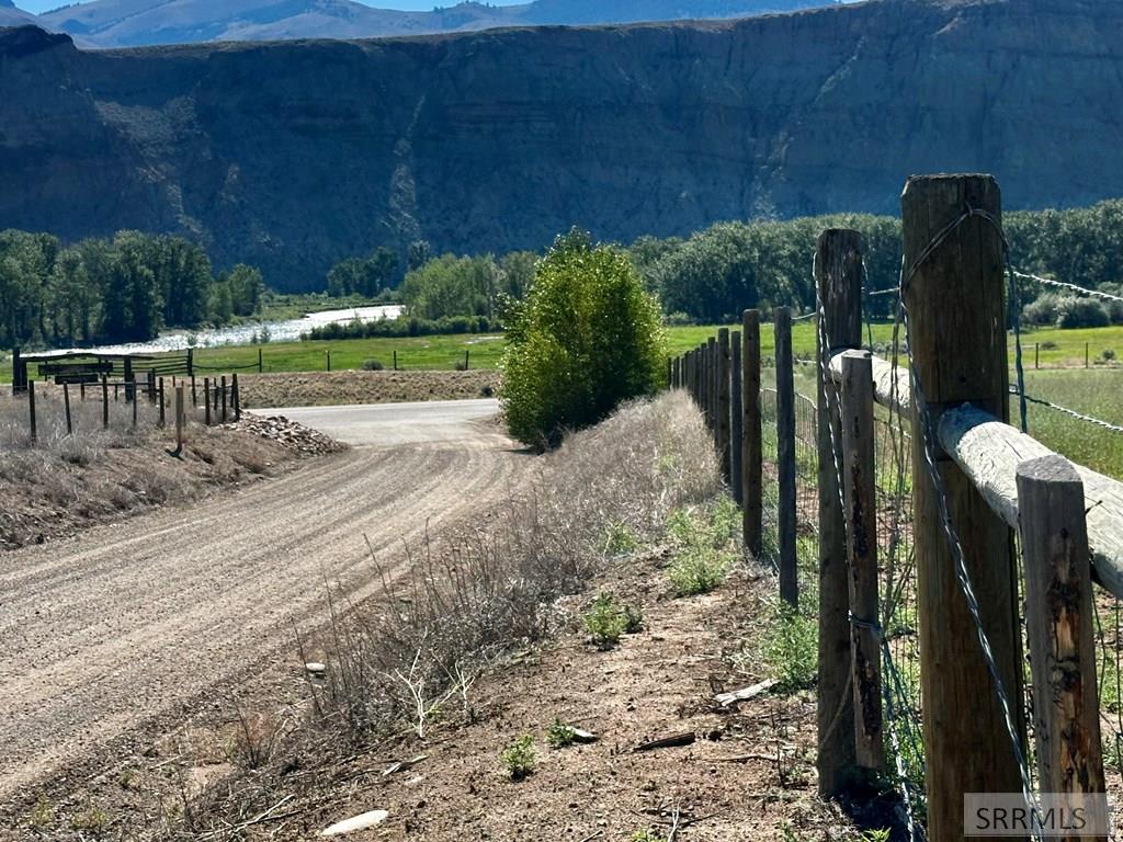 5 Homestead Trail Challis, ID 83226 - Photo 2 of 23