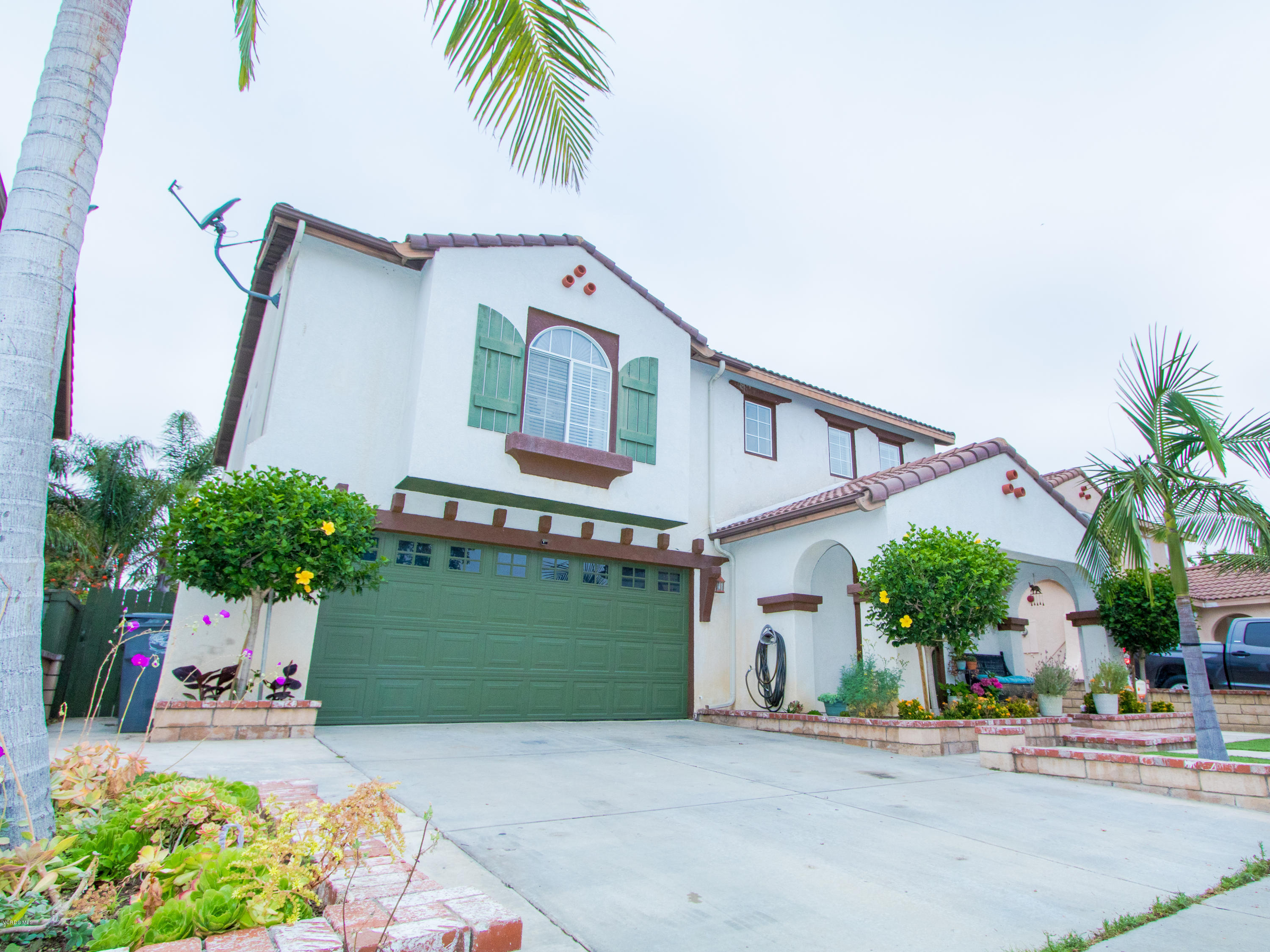 761 Galerita Street Oxnard, CA 93030 - Photo 2 of 35 IMG_5916-32