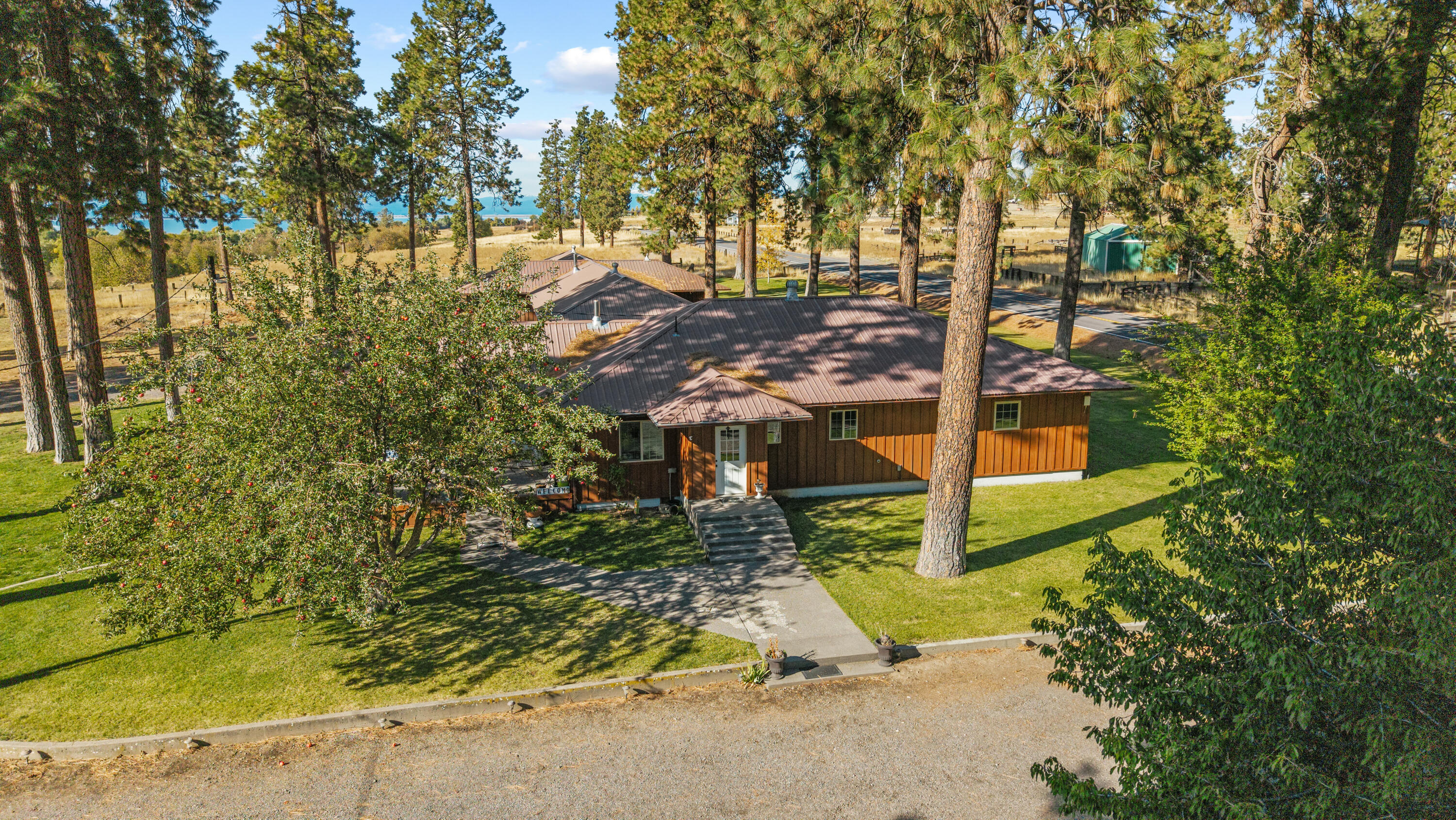 32486 Modoc Point Road Chiloquin, OR 97624 - Photo 45 of 135 32490 Modoc Point Rd-045