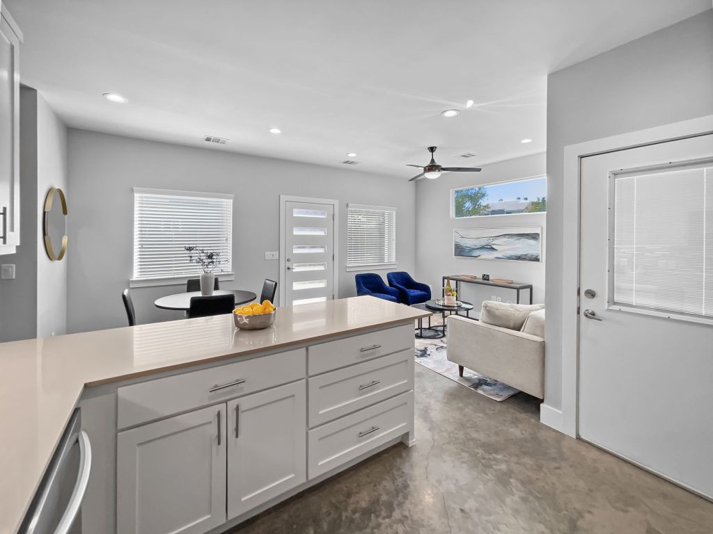 6902 Carver Avenue, Unit B Austin, TX 78752 - Photo 12 of 38