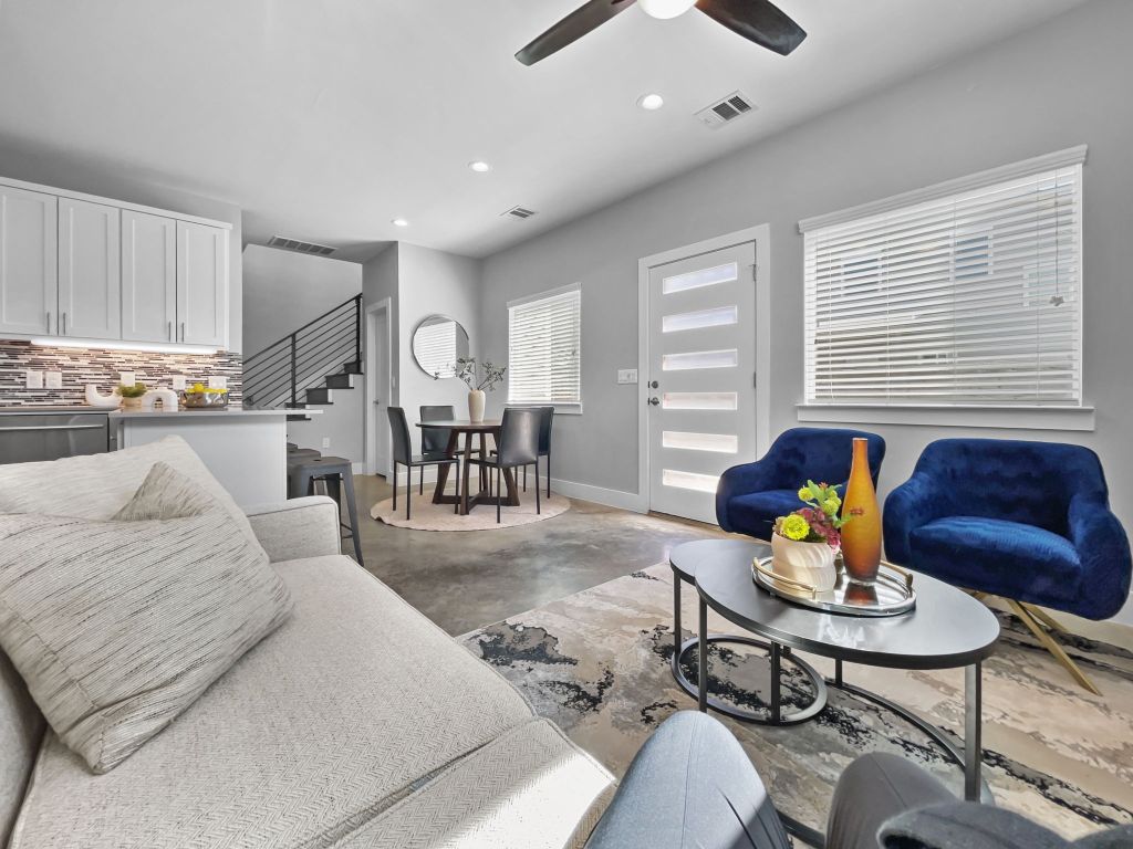 6902 Carver Avenue, Unit B Austin, TX 78752 - Photo 6 of 38