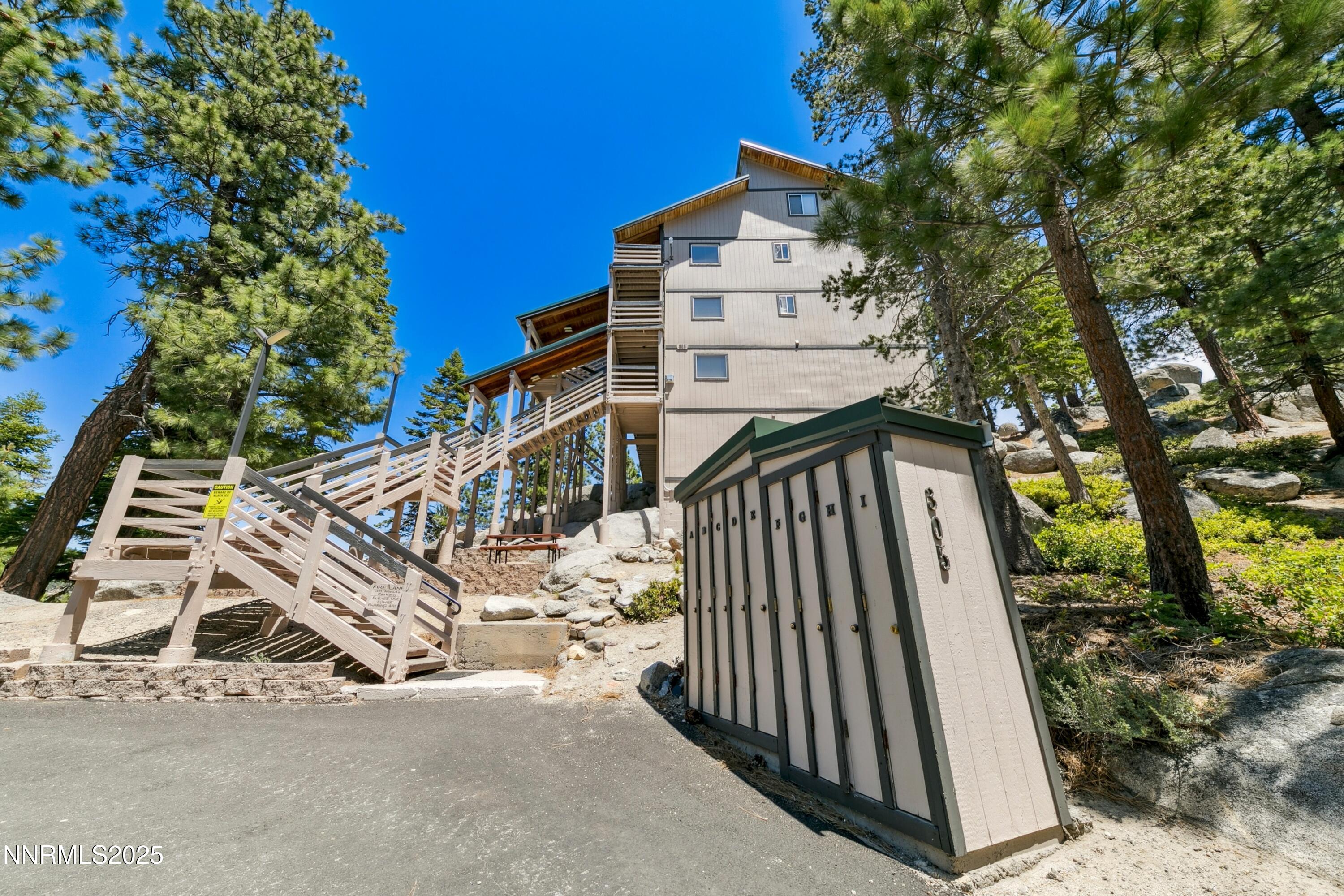 305 Galaxy Lane, Unit 5 Stateline, NV 89449 - Photo 21 of 56 a16