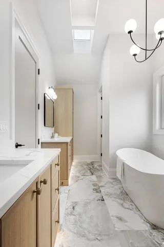 $1,899,999 | 518 North Oakley Boulevard, Chicago, IL 60612