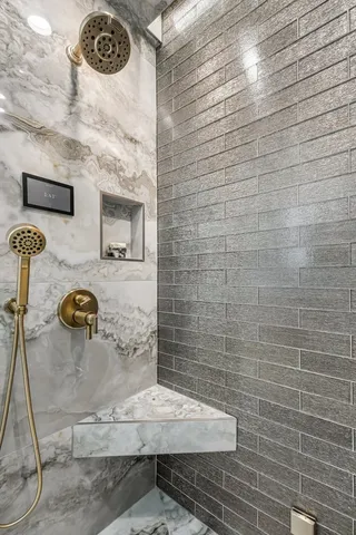 $1,899,999 | 518 North Oakley Boulevard, Chicago, IL 60612