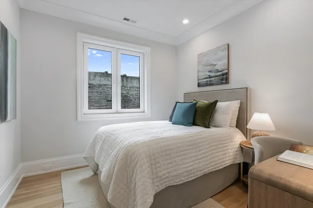 $1,899,999 | 518 North Oakley Boulevard, Chicago, IL 60612