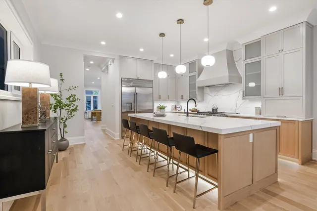 $1,899,999 | 518 North Oakley Boulevard, Chicago, IL 60612