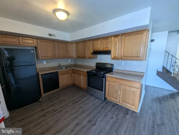 $1,950 | 136 Colonial Square Drive, Lindenwold, NJ 08021