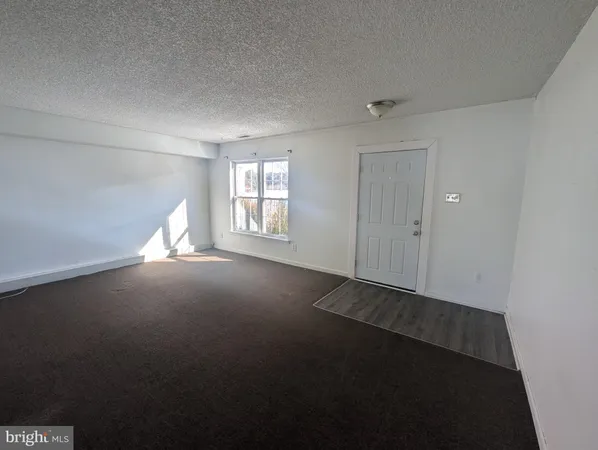 $1,950 | 136 Colonial Square Drive, Lindenwold, NJ 08021