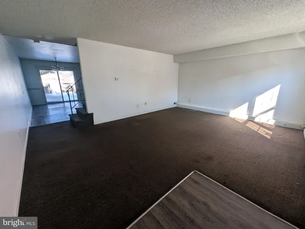 $1,950 | 136 Colonial Square Drive, Lindenwold, NJ 08021