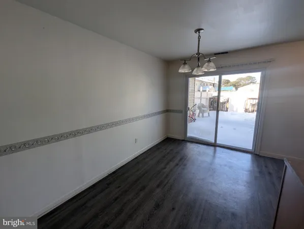 $1,950 | 136 Colonial Square Drive, Lindenwold, NJ 08021