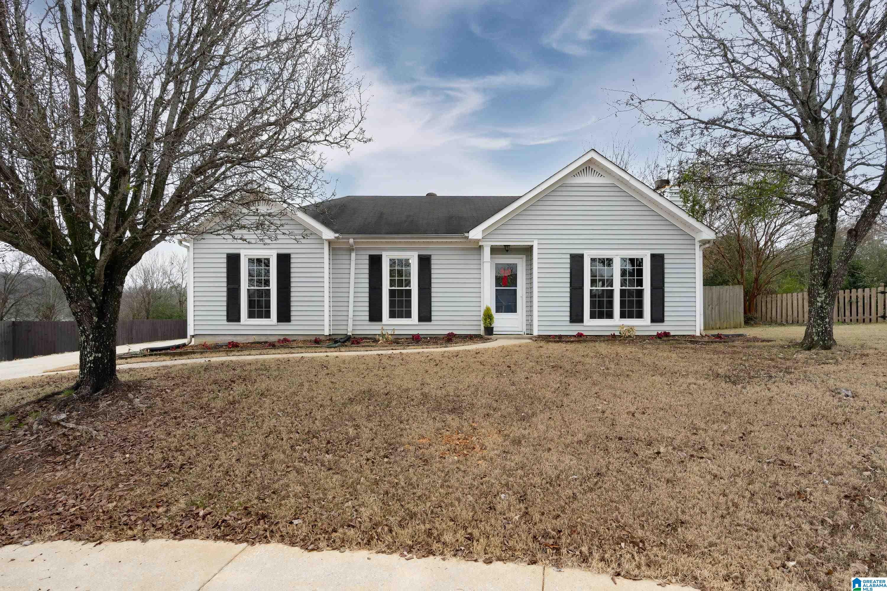 211 Stone Circle Pelham, AL 35124 - Photo 2 of 38
