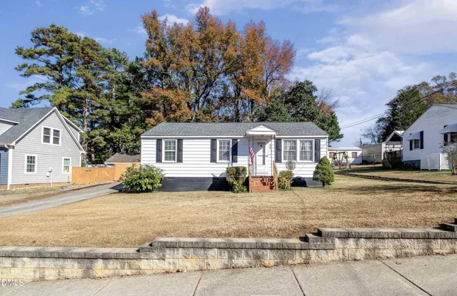 $250,000 | 902 Joyner Street, Clayton, NC 27520