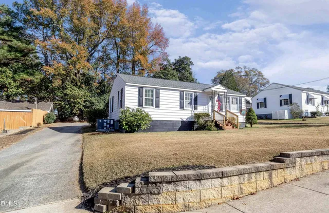 $250,000 | 902 Joyner Street, Clayton, NC 27520