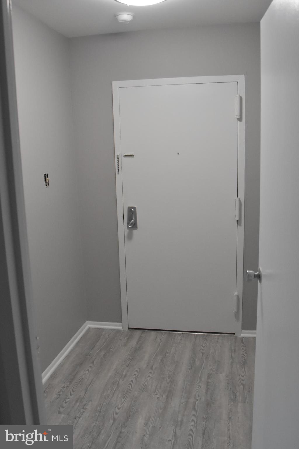 2050 Royal Fern Court, Unit 11A Reston, VA 20191 - Photo 6 of 17 a view of an empty room