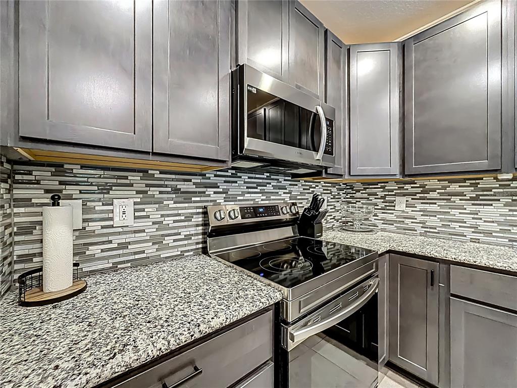 17479 Macassar Road Weeki Wachee, FL 34614 - Photo 22 of 60