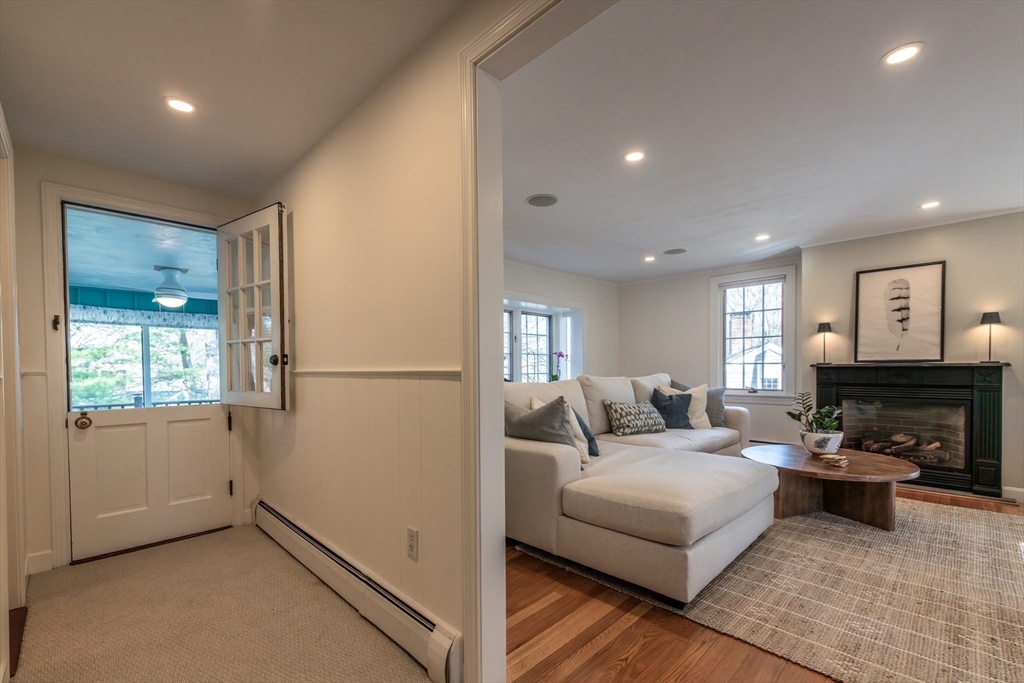 16 Fernway Lynnfield, MA 01940 - Photo 14 of 38