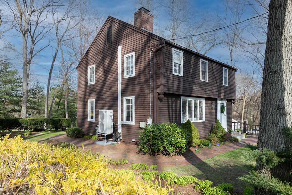16 Fernway Lynnfield, MA 01940 - Photo 31 of 38
