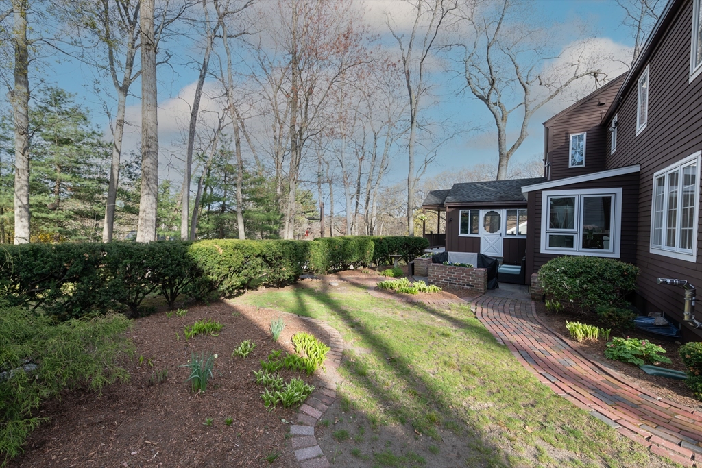 16 Fernway Lynnfield, MA 01940 - Photo 32 of 38