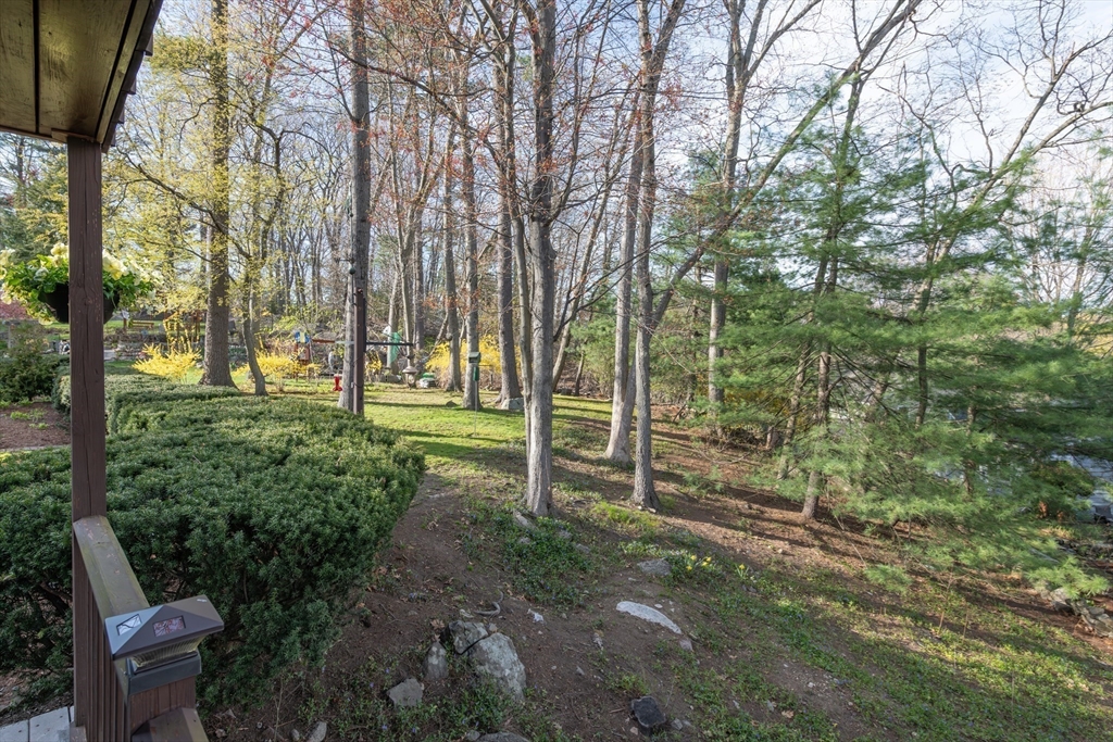 16 Fernway Lynnfield, MA 01940 - Photo 36 of 38