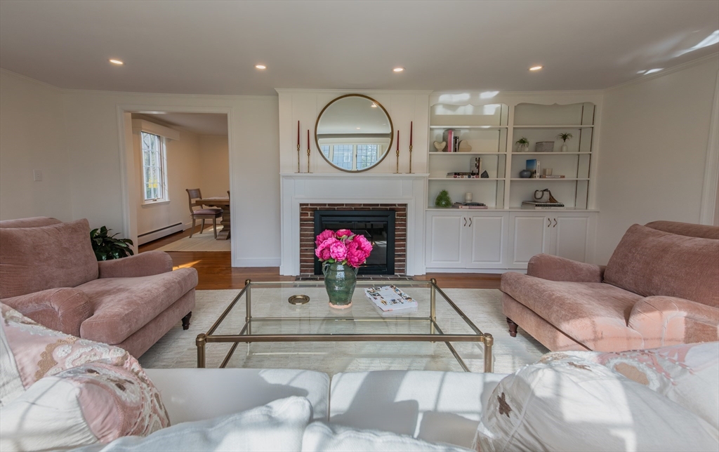 16 Fernway Lynnfield, MA 01940 - Photo 6 of 38