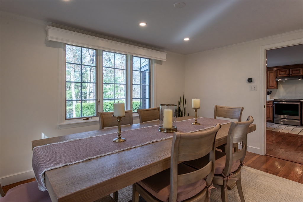 16 Fernway Lynnfield, MA 01940 - Photo 10 of 38