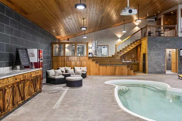 $1,400,000 | 3195 Ladd Springs Road Southeast, Old Fort, TN 37362