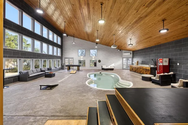 $1,400,000 | 3195 Ladd Springs Road Southeast, Old Fort, TN 37362