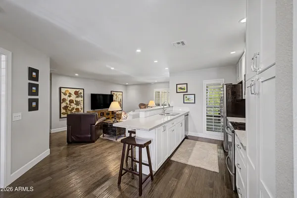 $459,000 | 5221 North 24th Street, Unit 206, Phoenix, AZ 85016