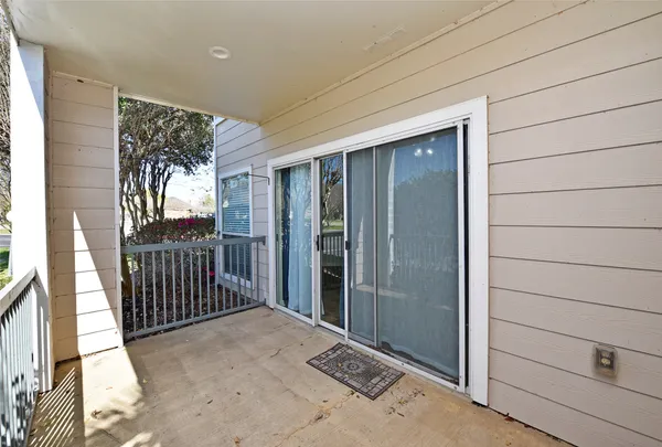 $272,000 | 12800 Melville Drive, Unit 106A, Montgomery, TX 77356
