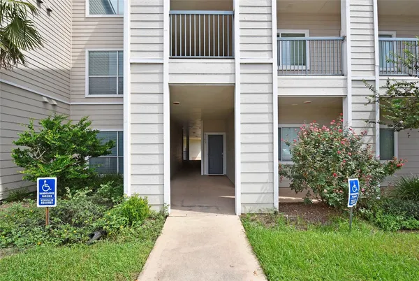$269,000 | 12800 Melville Drive, Unit 106A, Montgomery, TX 77356