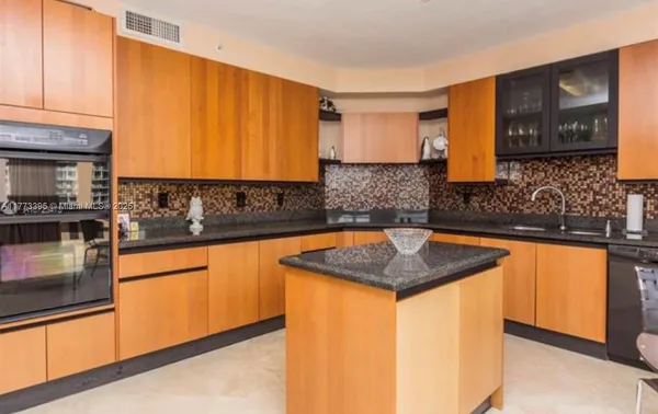$7,500 | 17555 Collins Avenue, Unit 1004, Sunny Isles Beach, FL 33160