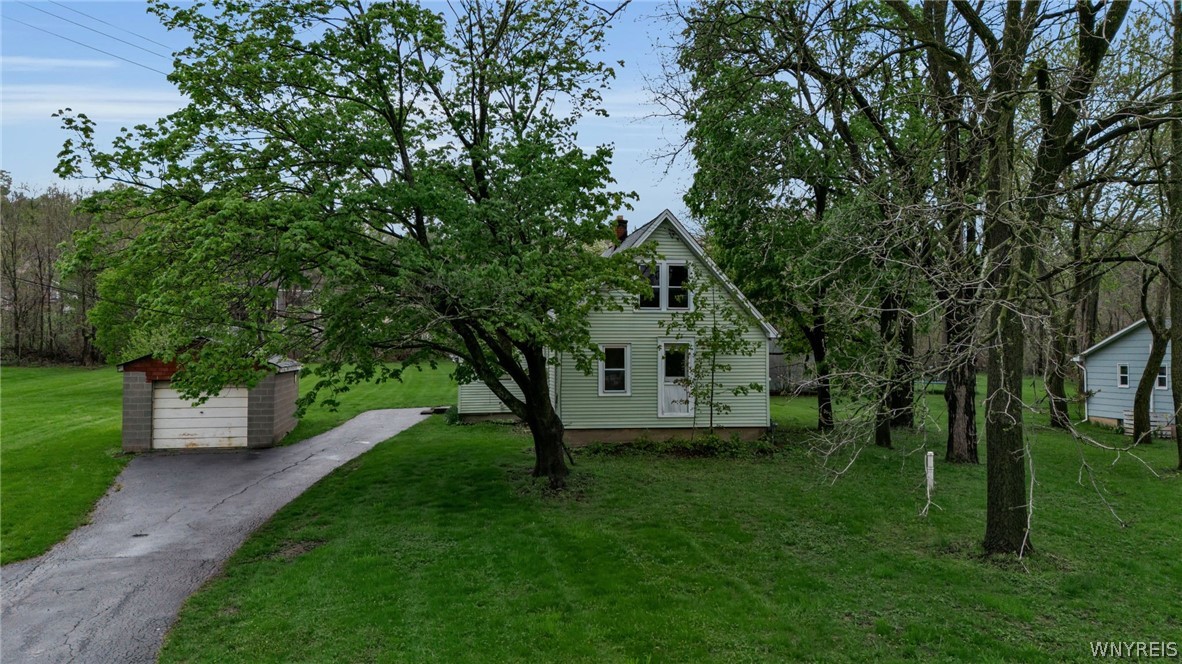 994 Ridge Road Lewiston, NY 14092 - Photo 1 of 48