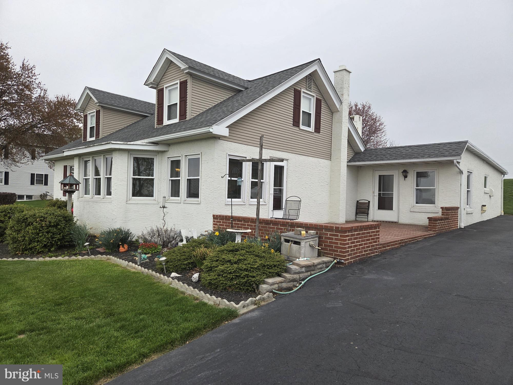3717 Ridge Road Gordonville, PA 17529 - Photo 3 of 32 Gallery Image 3