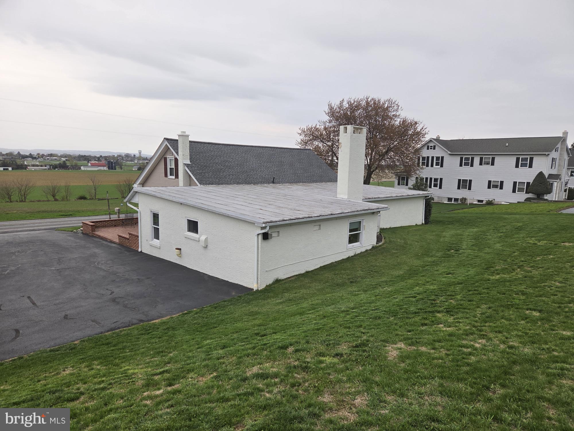 3717 Ridge Road Gordonville, PA 17529 - Photo 5 of 32 Gallery Image 5
