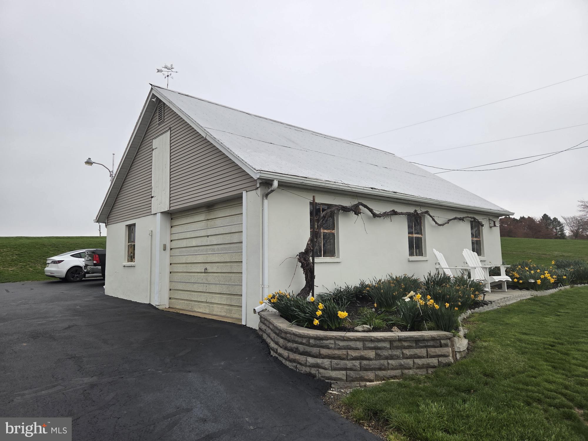 3717 Ridge Road Gordonville, PA 17529 - Photo 7 of 32 Gallery Image 7