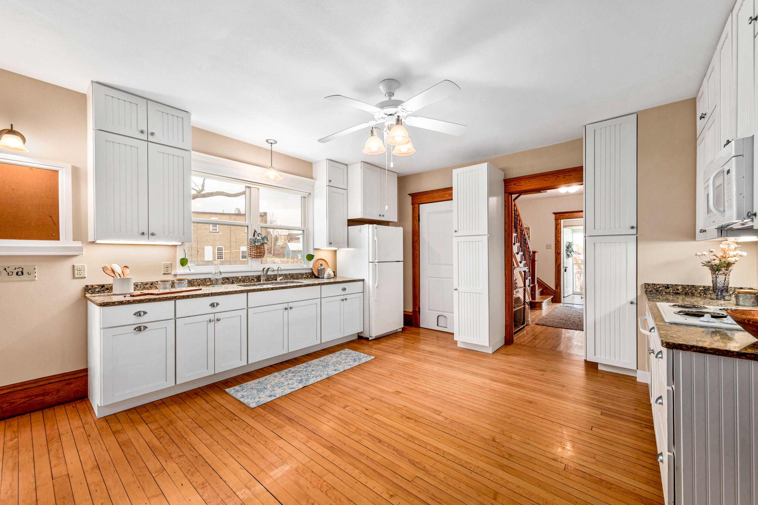 729 Palmyra Street Sullivan, WI 53178 - Photo 11 of 51 Kitchen