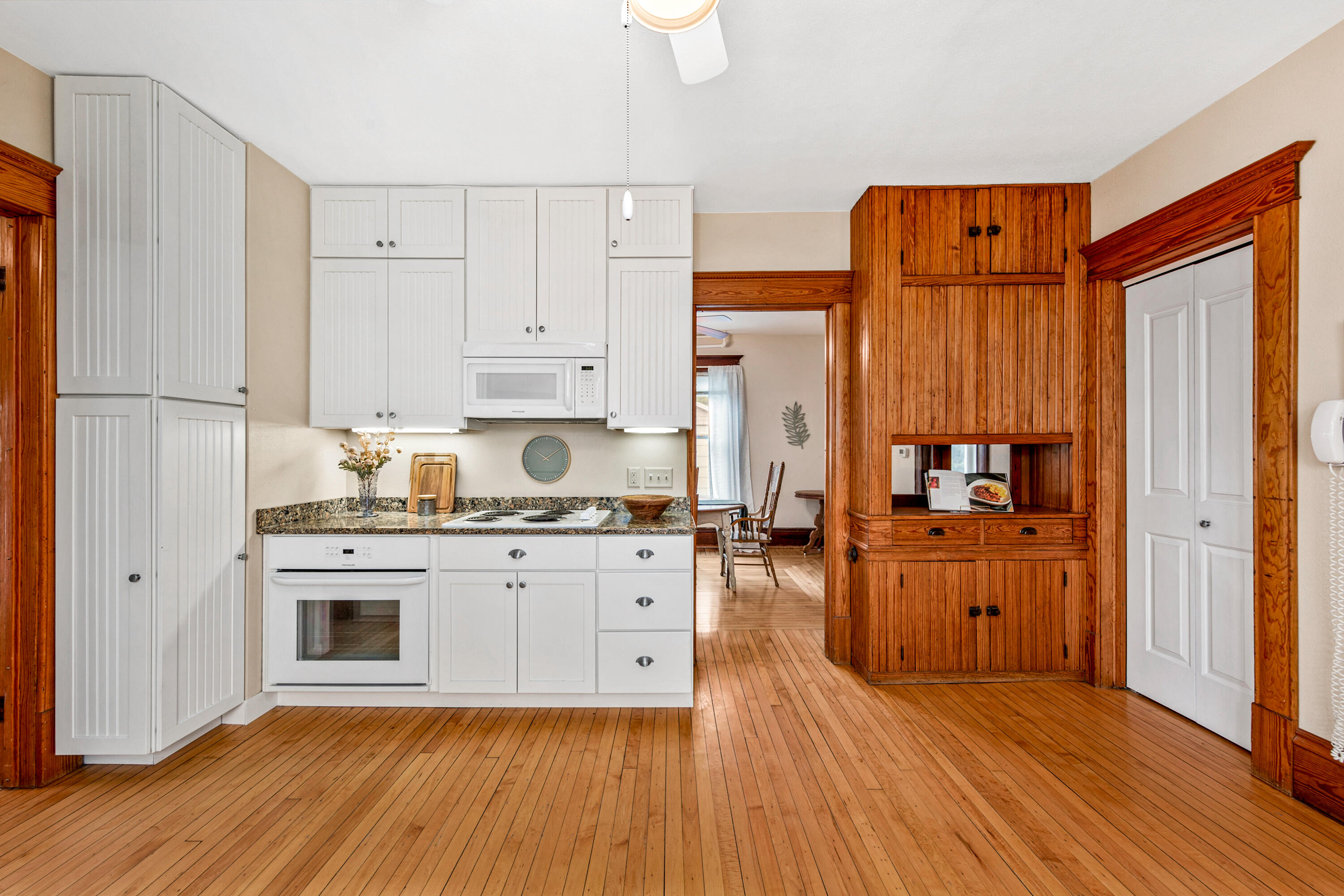 729 Palmyra Street Sullivan, WI 53178 - Photo 12 of 51 Kitchen