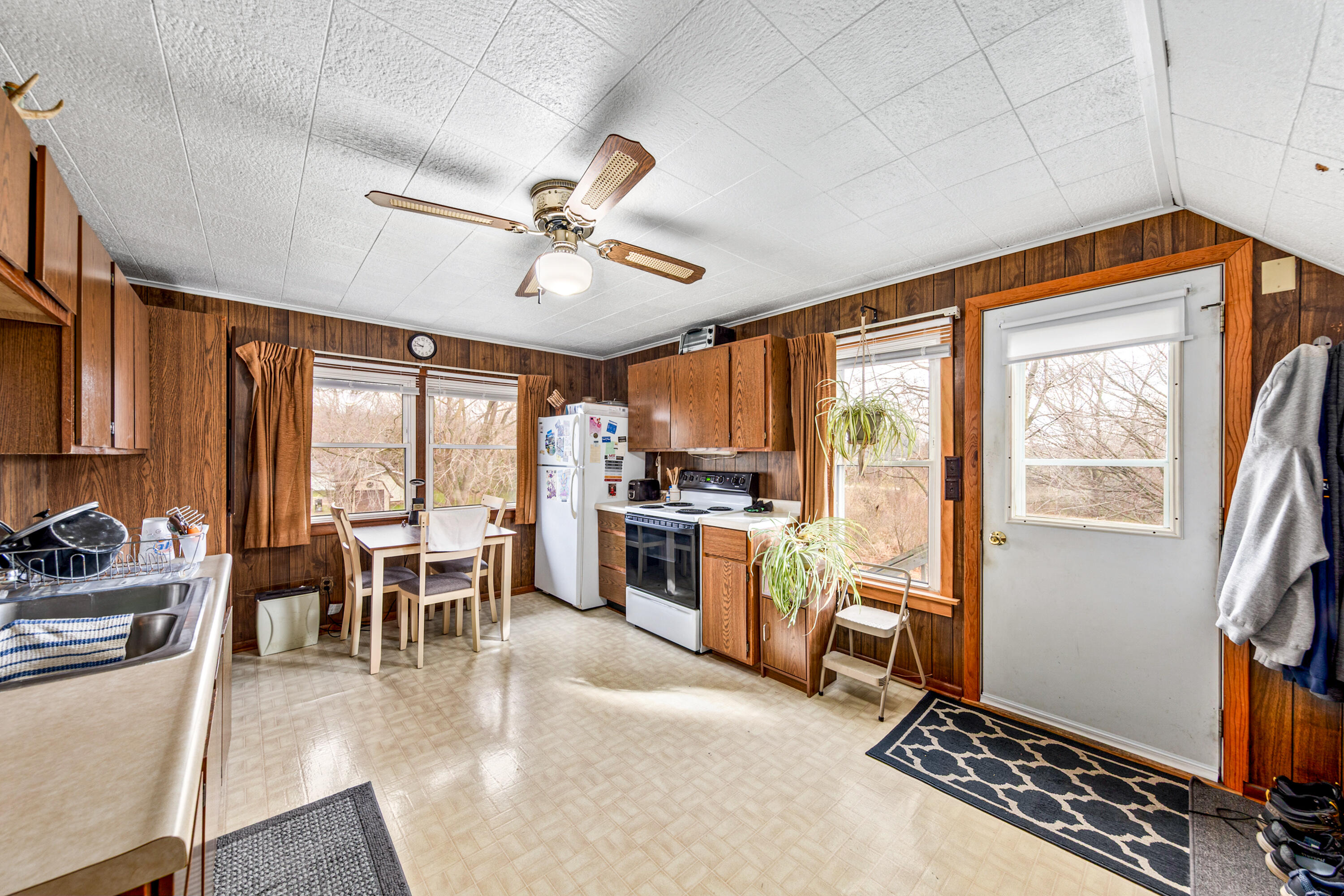 729 Palmyra Street Sullivan, WI 53178 - Photo 19 of 51 Upper Kitchen