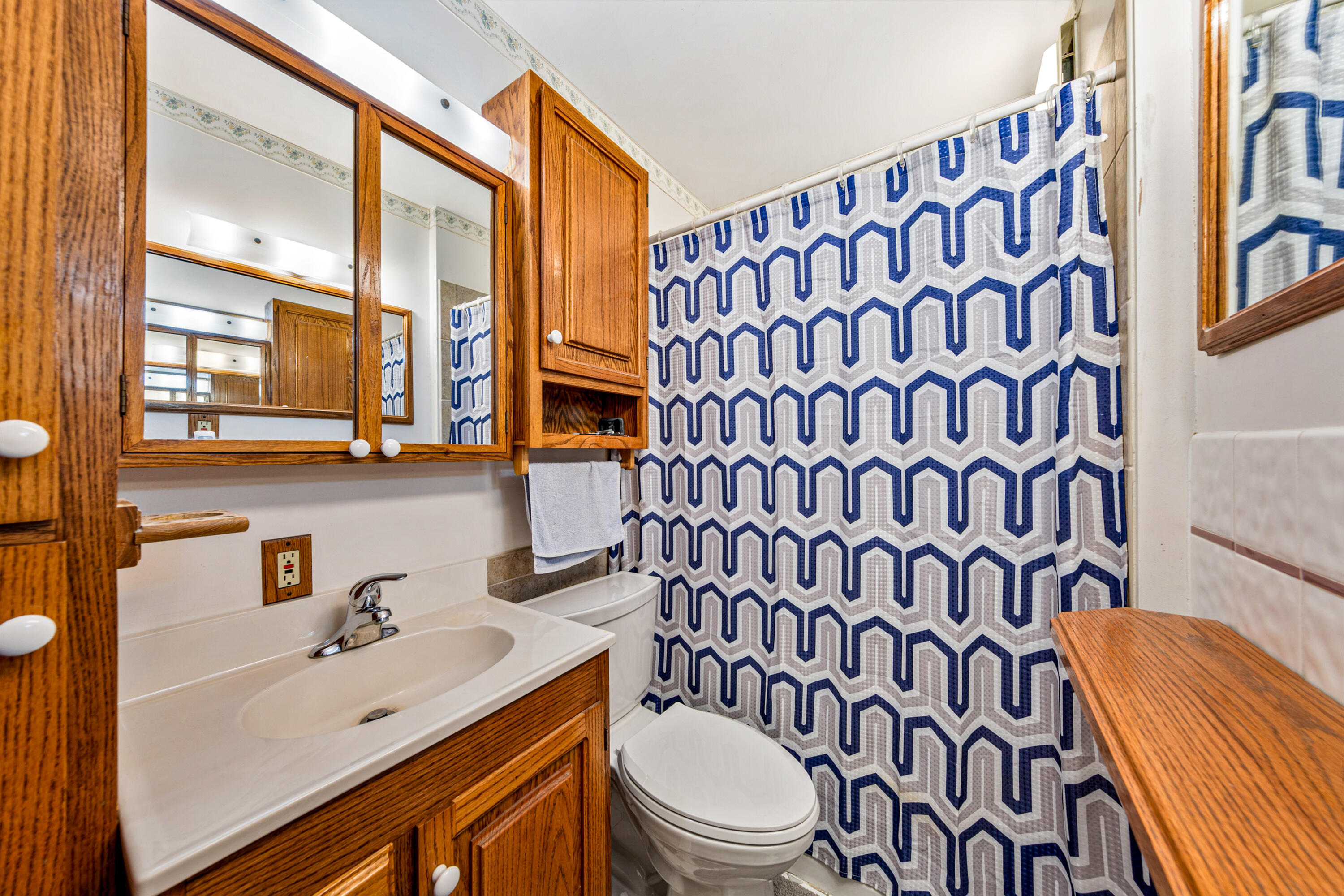 729 Palmyra Street Sullivan, WI 53178 - Photo 27 of 51 Upper Bathroom